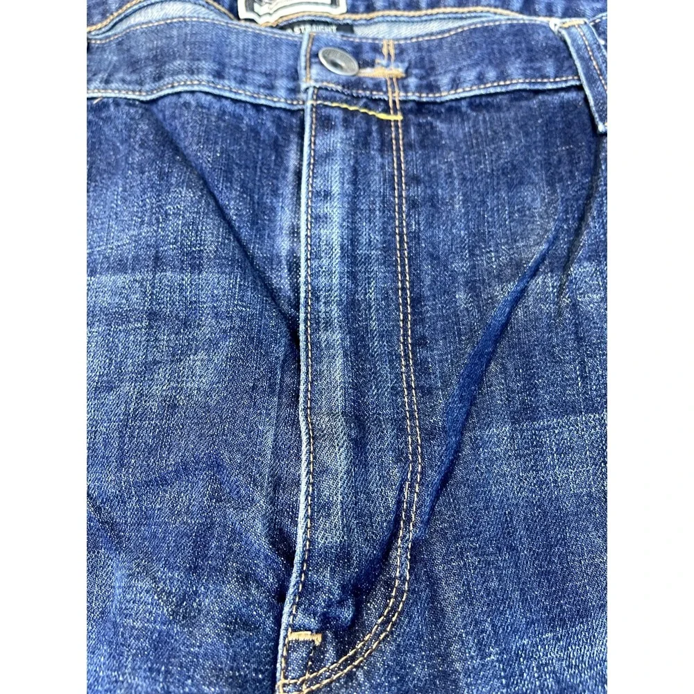 Levis carefully describe contact